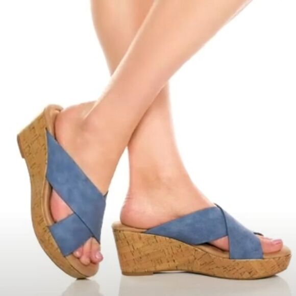 BRAND NEW CL BY LAUNDRY WOMEN"S DREAM DAY SANDAL - Picture 1 of 16
